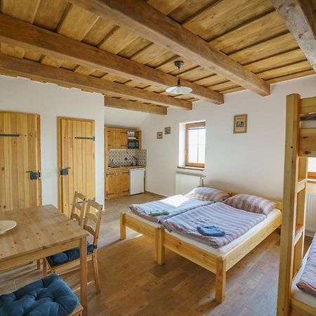 Apartmany Pausram Pouzdrany Exterior foto