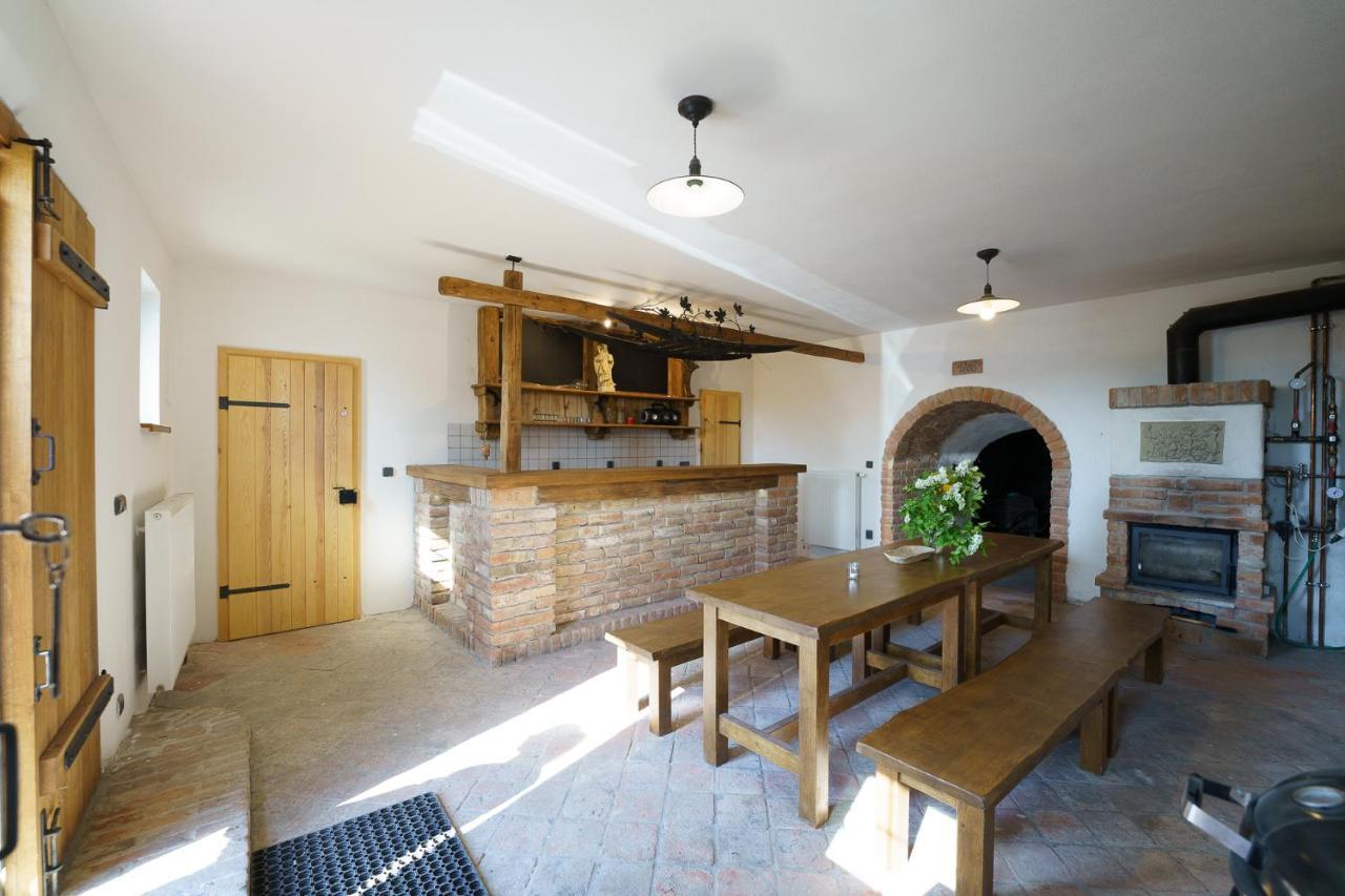 Apartmany Pausram Pouzdrany Exterior foto