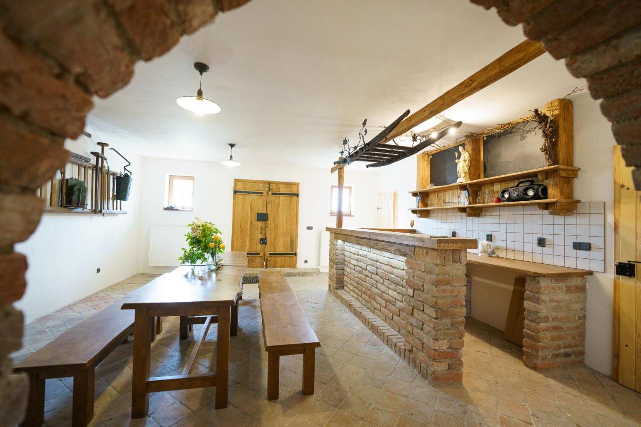 Apartmany Pausram Pouzdrany Exterior foto
