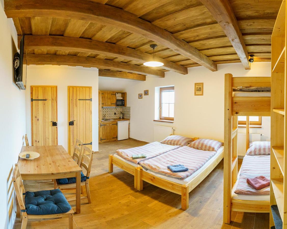 Apartmany Pausram Pouzdrany Exterior foto